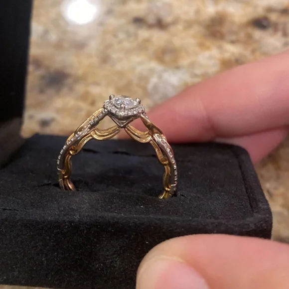 Size 7 engagement ring and band